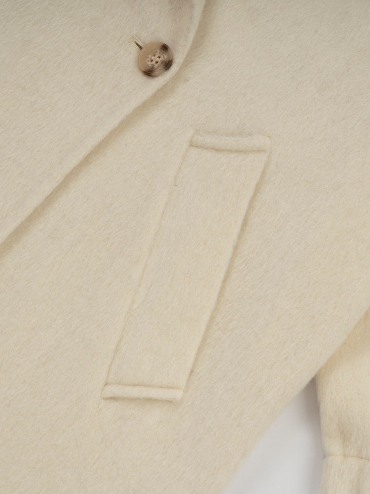 Wool coat with Tailored Collar and Cuffed Sleeves