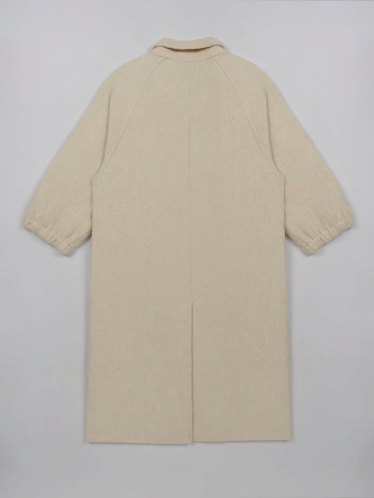 Wool coat with Tailored Collar and Cuffed Sleeves