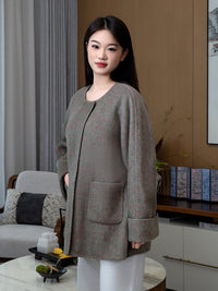 Wool coat with Exquisite Panda Embroidery